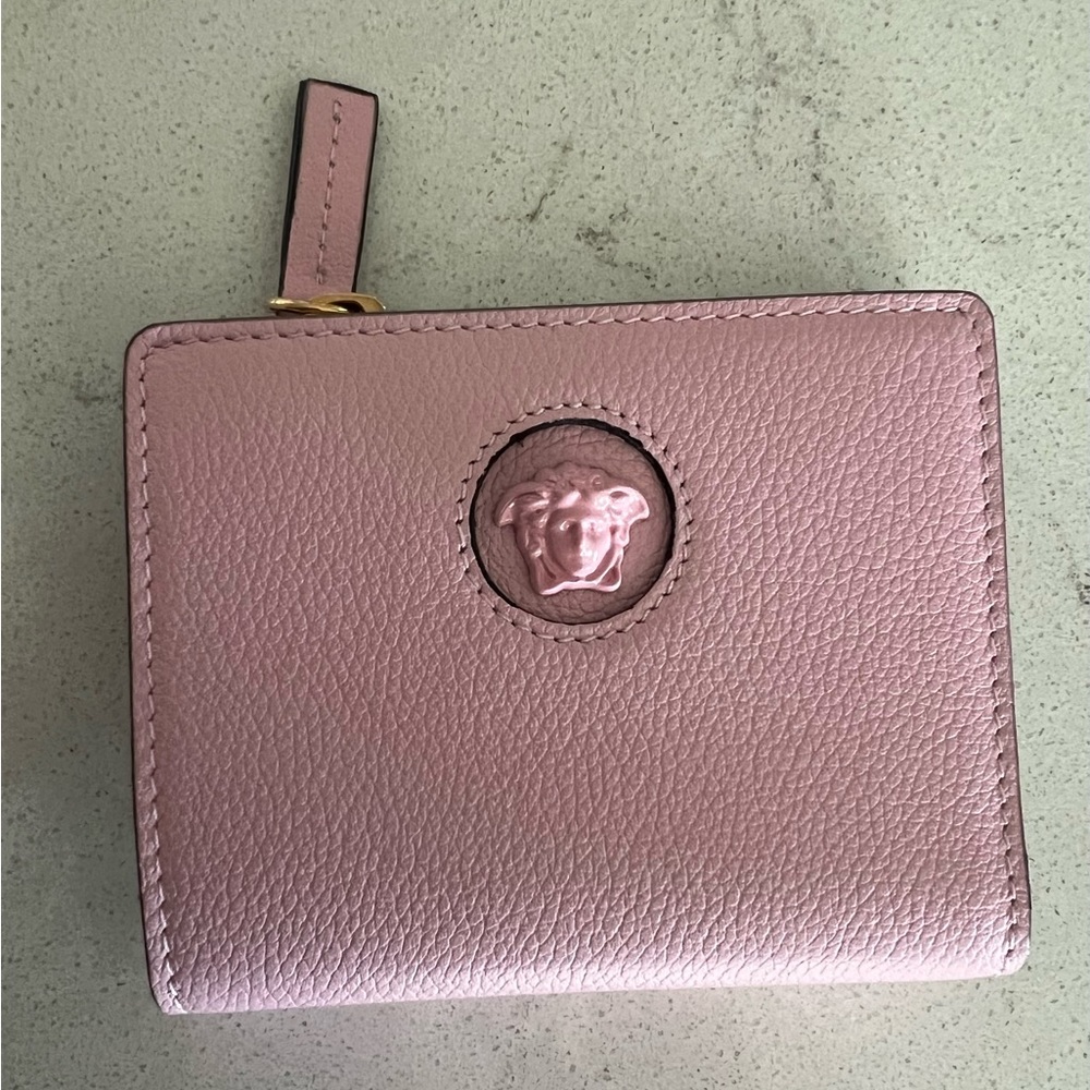 Versace La Medusa Plaque Bi-Fold Wallet - BNWT! 🔥💎